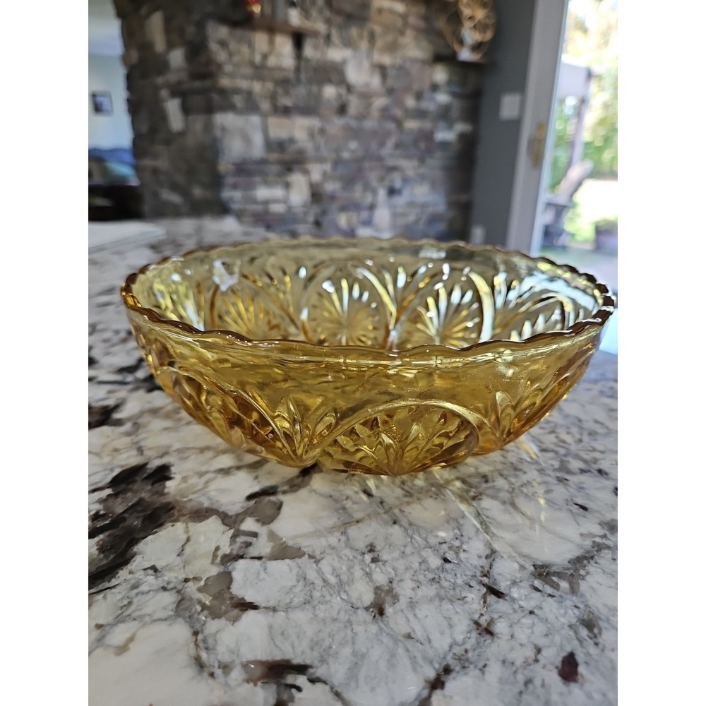1970s Indiana Glass Starburst Design Amber Gold Serving Bowl 8" Diameter 2.75" H